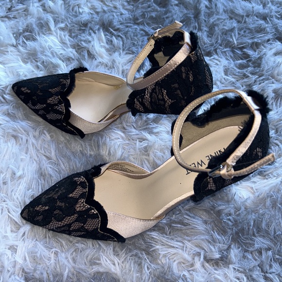 Nine West Woman’s Sexy nude and Black Lace Scollop Heel size 6.5 (small mark) - Picture 5 of 10